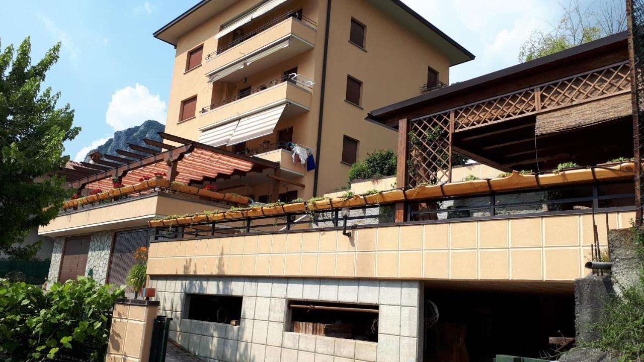 La Terrazza Casa Vacanza Carenno Bagian luar foto