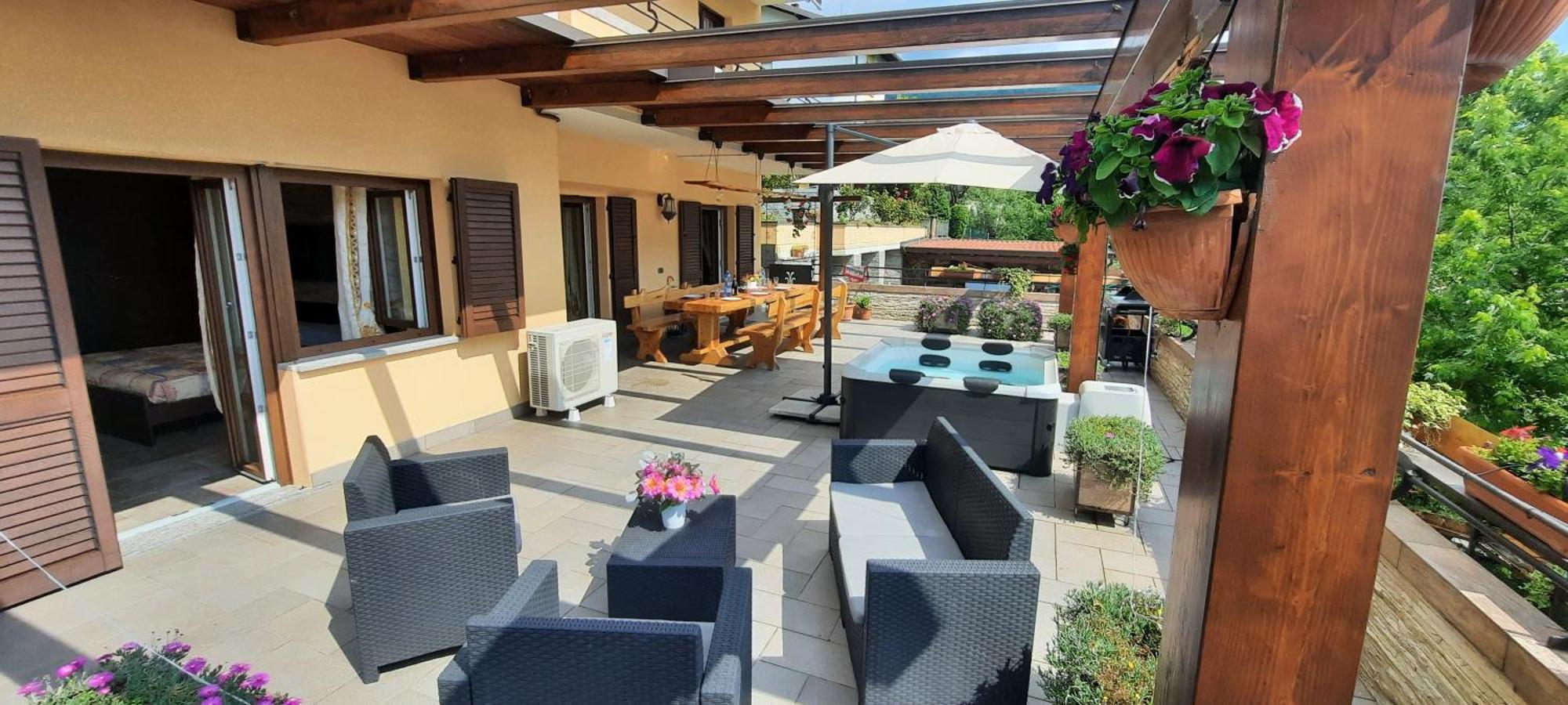 La Terrazza Casa Vacanza Carenno Bagian luar foto