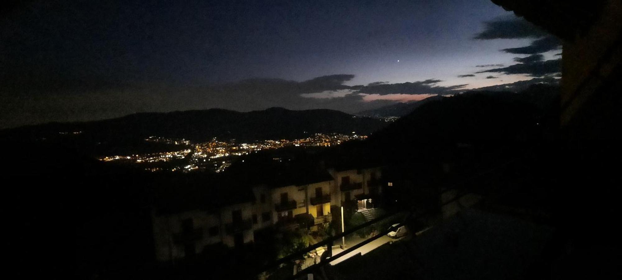 La Terrazza Casa Vacanza Carenno Bagian luar foto