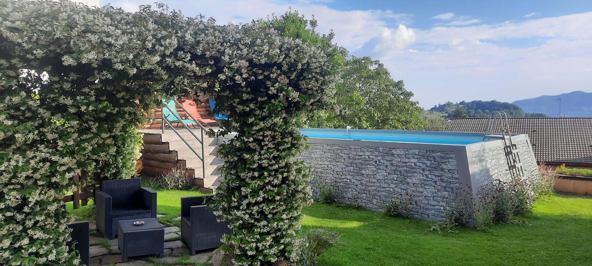 La Terrazza Casa Vacanza Carenno Bagian luar foto